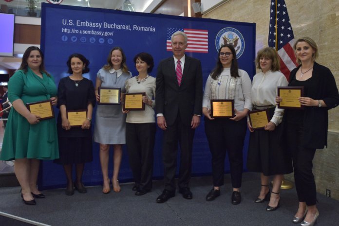 Oana Gheorghiu răspunde după ce Sorin Grindeanu a solicitat retragerea candidaturii sale pentru viceprim-ministru din cauza anumitor postări Oana Gheorghiu răspunde după ce Sorin Grindeanu a solicitat retragerea candidaturii sale pentru viceprim-ministru din cauza anumitor postări