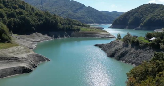 Apele Române: Comunicat de urgență referitor la procesul de tratare a apei din barajul Paltinu, Prahova