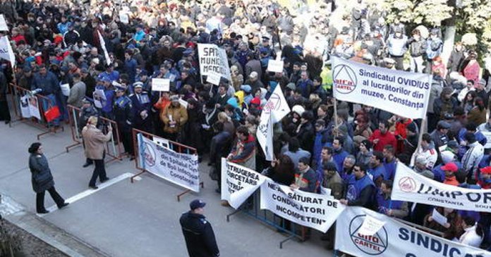 Sindicatele contestă cu fermitate hotărârea Guvernului de a sista remunerarea primei zile de concediu medical: O limitare a drepturilor la protecție socială