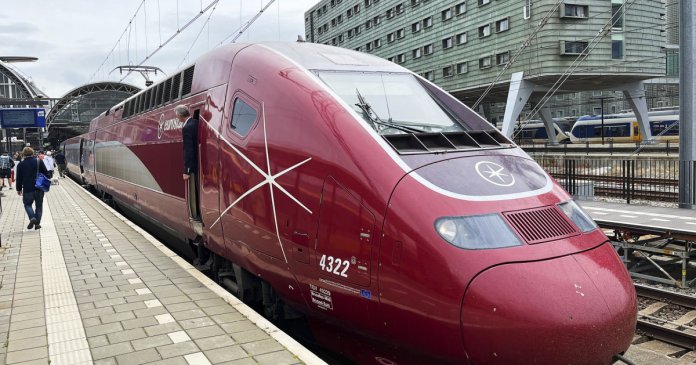 Situație îngrijorătoare în tunelul de sub Canalul Mânecii: Circulația trenurilor Eurostar oprită