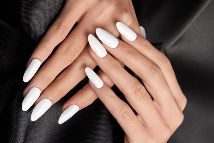 Ce tehnologie stă în spatele formulei autoechilibrante a gelului Diamond Nails?