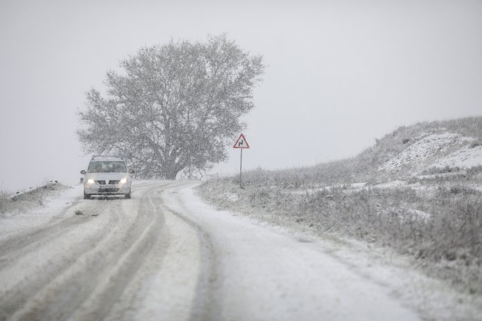 Nicușor Dan, reținut timp de o noapte în Paris. Cauza pentru care avionul militar Spartan, cu care a călătorit în Franța, nu poate să ajungă în țară.