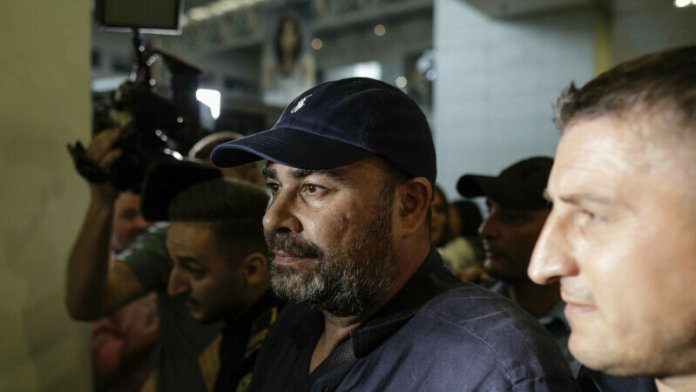 Tablourile îngropate în zidurile lui Vâlcov sunt puse la vânzare: „O schiță rară de Picasso și două opere”