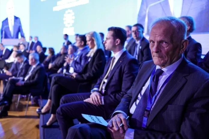 De ce PSD continuă să fie la conducere. Theodor Stolojan explică semnificația „reformelor complete”