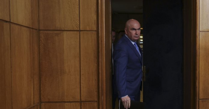 Ilie Bolojan se întâlnește cu edilii la Guvern înainte de finalizarea bugetului pentru 2026. Reforma administrației este în suspensie.