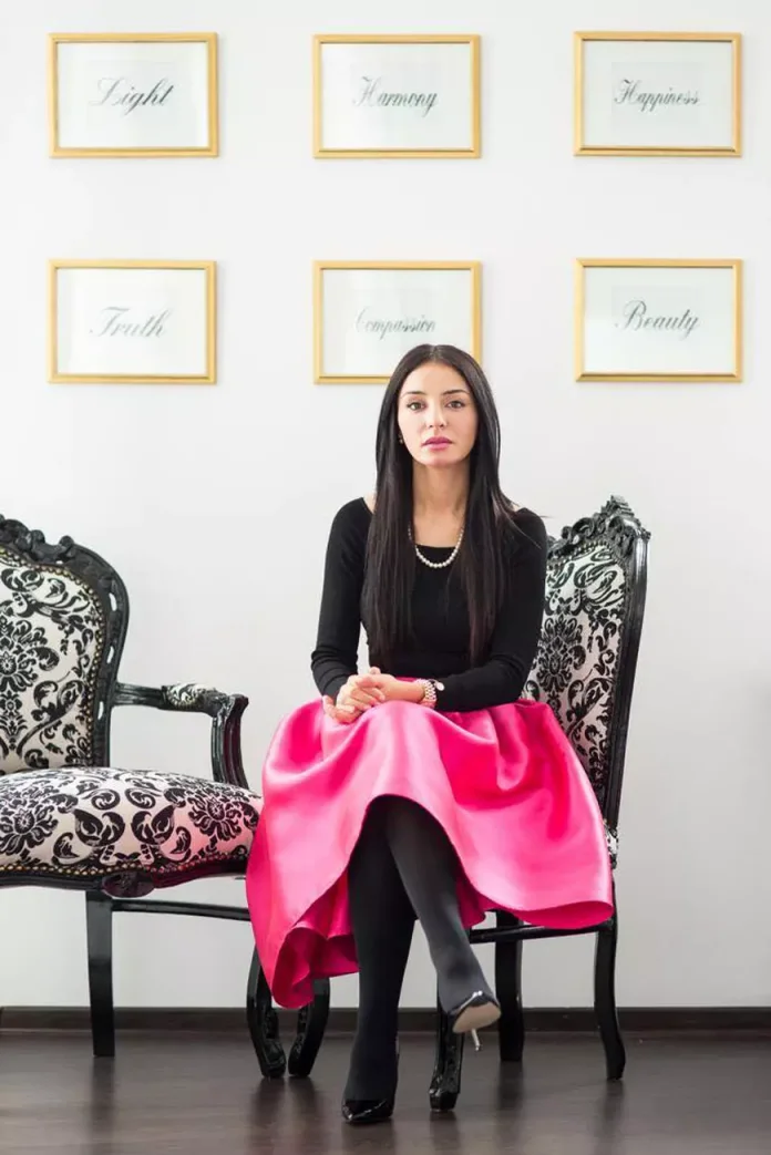 Preoteasa Ayahuasca suferă o pierdere financiară: Judecătoria validează confiscarea sumei de 1,5 milioane de euro de la Vanessa Youness