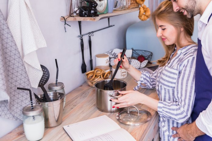 Cum alegi accesoriile de bucătărie potrivite pentru nevoile familiei tale?