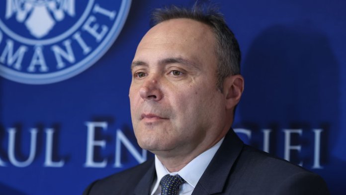 Accident de circulație în Dâmbovița: Microbuz ce transporta 20 de elevi a fost implicat într-o coliziune cu un TIR, activându-se Planul Roșu de Intervenție.