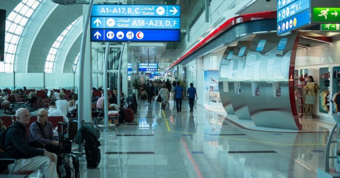 Aeroportul din Dubai vizat de o dronă iraniană; toate zborurile oprite