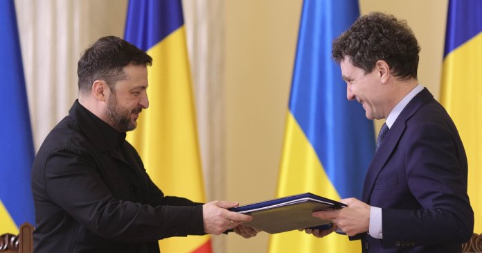 Conținutul alianței strategice România-Ucraina: Actele parafiate de Nicușor Dan și Volodimir...