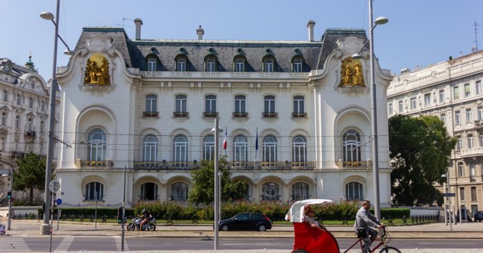 Kremlinul urmărește din acoperișurile Vienei: platformele rusești de captare a semnalelor și-au reluat activitatea.