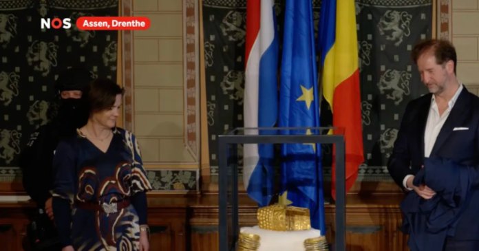 Coiful de la Coțofenești și brățările dacice sustrase din muzeul Drents din Olanda au fost reinstaurate.