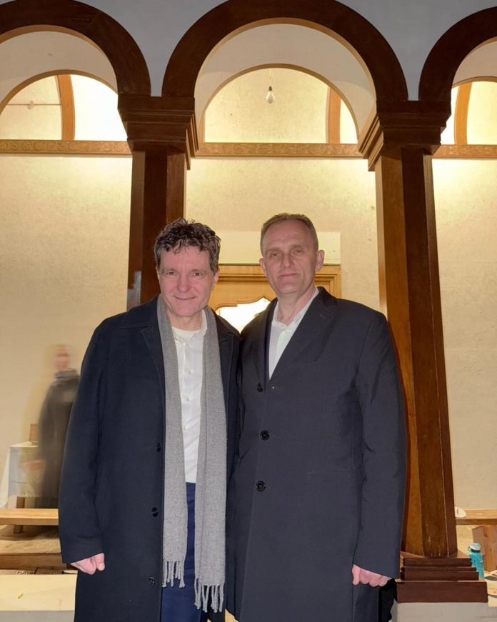 FOTOGALERIE | Nicușor Dan și șeful PSD Prahova la mănăstire