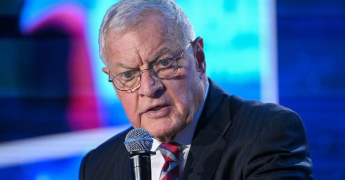 Keith Kellogg reproșează NATO pentru lipsa de curaj și propune constituirea unei noi alianțe militare în care să fie integrată Ucraina.