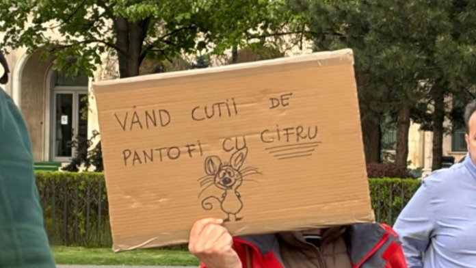 Protest în Piața Victoriei pentru a sprijini pe premierul Ilie Bolojan