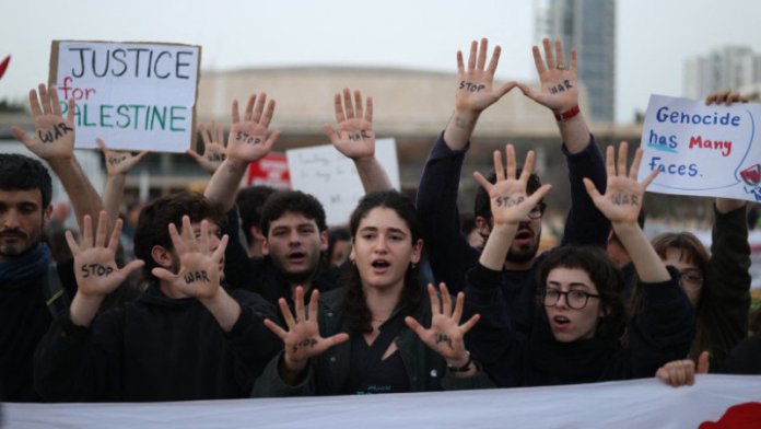 Proteste la Tel Aviv împotriva conflictului cu Iranul: „Nu atacați, discutați!”. Ciocniri intense cu...