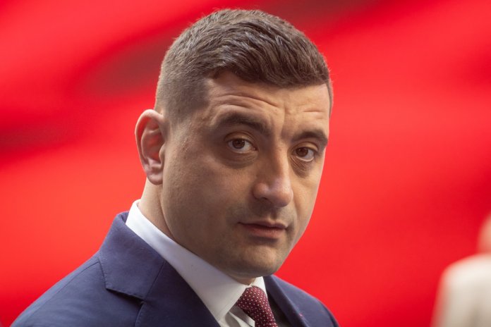 INTERVIU Ce va urma după moțiunea care a destituit Guvernul Bolojan: „Oamenii adoră spectacolul, dar sunt revoltați de consecințele acestuia. Frustrarea politică se va amplifica”