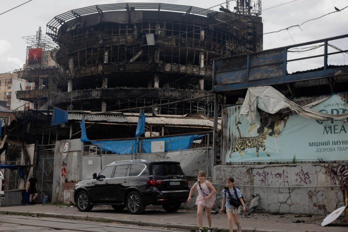 „Lovituri orchestrate: Rusia face amenințări directe către Kiev după al treilea asalt cu Oreșnik și cere retragerea străinilor și diplomaților”