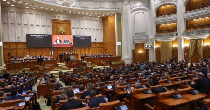 Numărul executivelor căzute prin moțiune de cenzură după Revoluție: de la cel mai efemer Guvern la cel mai recent destituit...