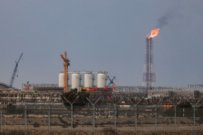 Explozie gigantică la terminalul de export al gazelor naturale lichefiate din Qatar: 54 de persoane rănite și 18 dispăruți