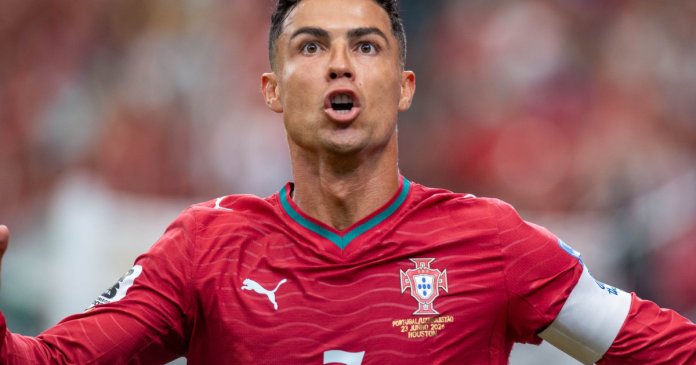 Reușita lui CR7 la CM 2026: Cristiano Ronaldo devine primul jucător de fotbal din istoria competiției care marchează în șase turnee...