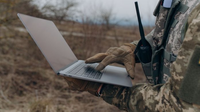 Tensiunile din Orientul Mijlociu se intensifică. Trump face o avertizare cu privire la atacuri mai dure după căderea unui elicopter Apache.