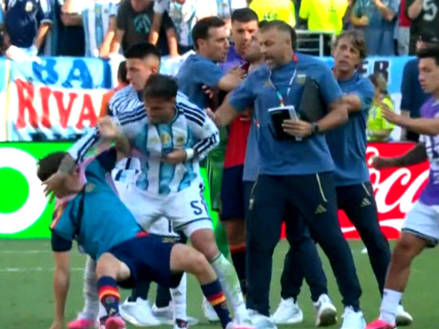 Confuzie după Spania - Argentina 1-0: Gavi și Paredes au avut o altercație! Imagini uimitoare