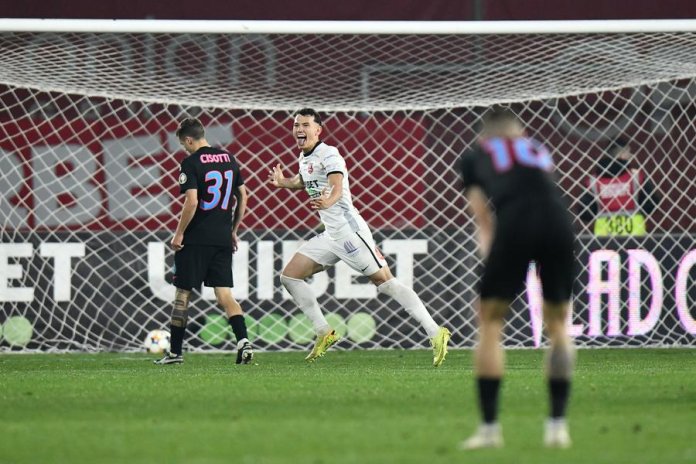 Situație uluitoare! Recentul transfer al FCSB a semnat un contract și cu o altă echipă din Superligă