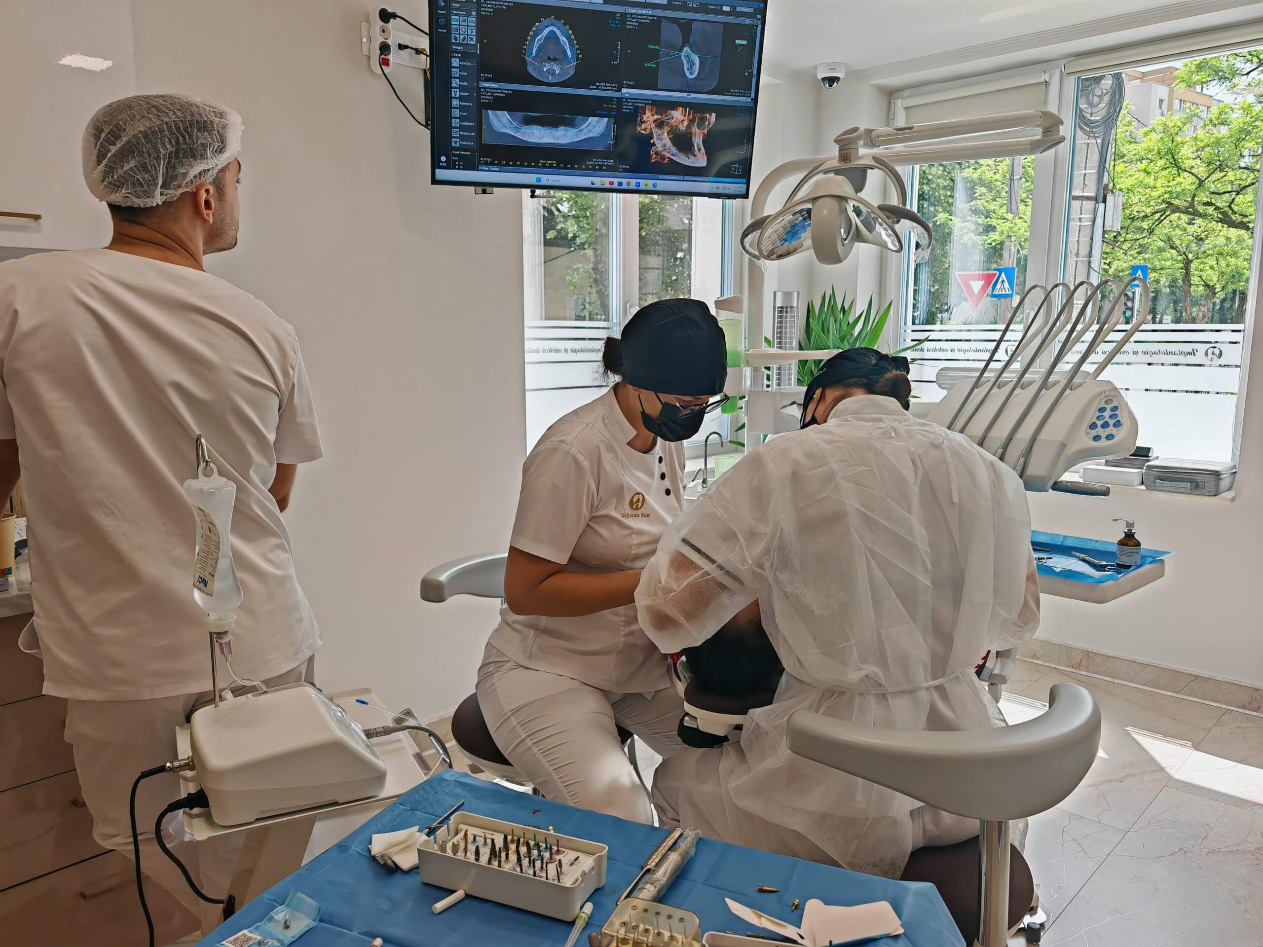 cum-alegi-o-clinica-stomatologica-in-cluj-napoca-pentru-toata-familia-recomandarile-dental-chic 3