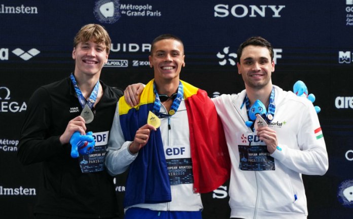 David Popovici obține cel de-al treilea titlu consecutiv la 100 de metri liber la Campionat, medalie de aur.